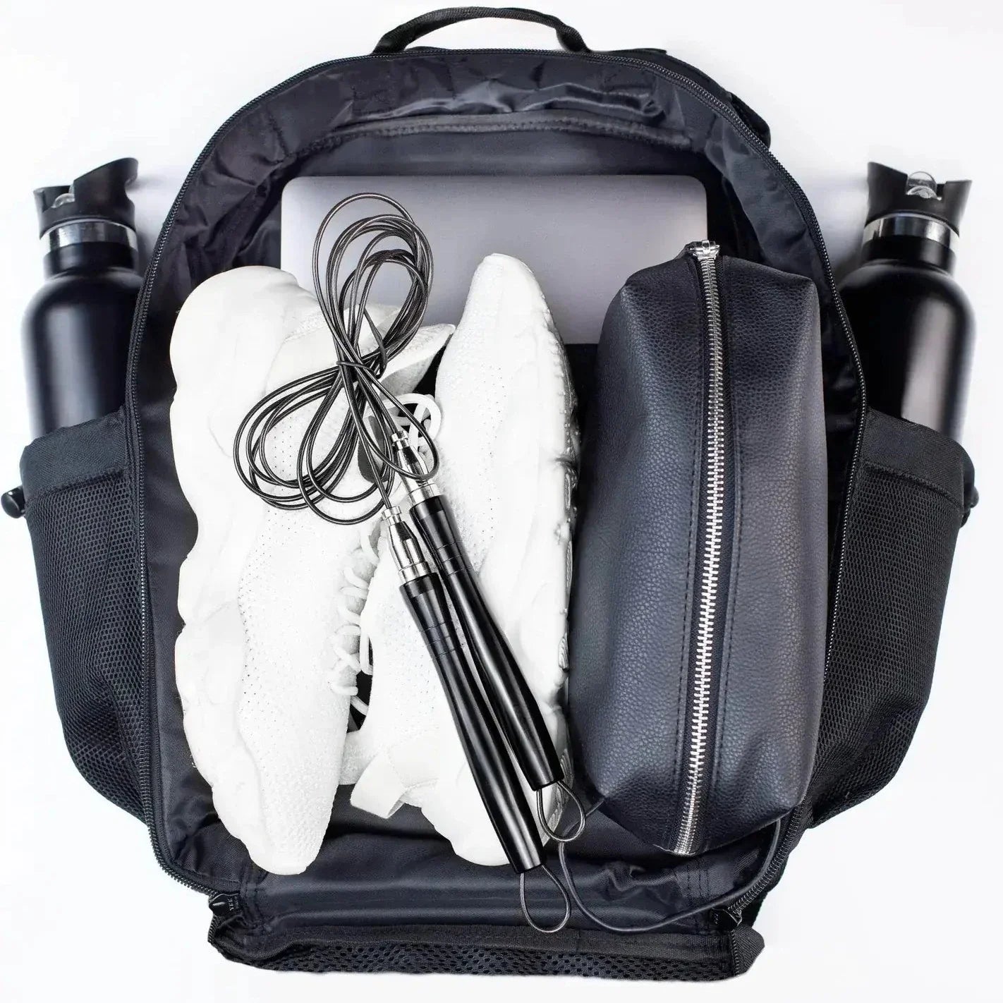 Mochila Gympack Pro 25L Preta - Vista Interna com Compartimentos Organizados
